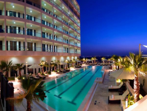 Отель Staybridge Suites Yas Island Abu Dhabi, an IHG Hotel  Абу-Даби